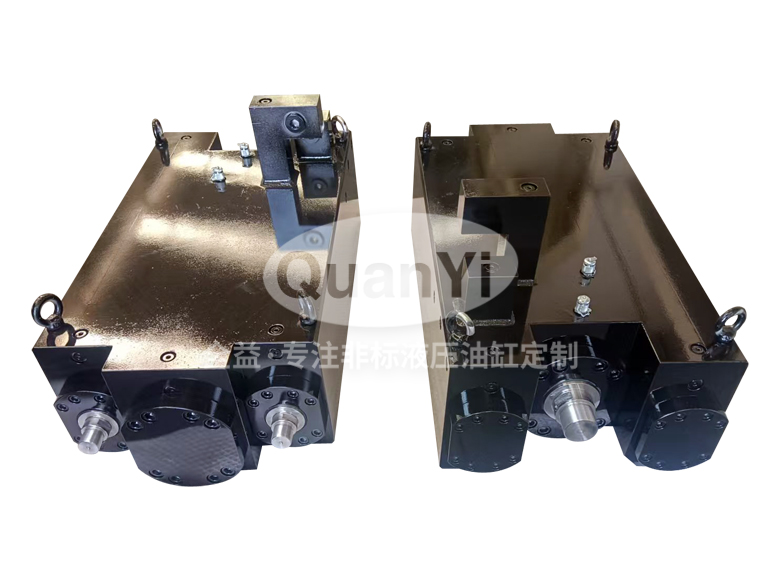 卷材搬運設備用三聯(lián)缸 150/100-625+ 2x 105/70-675